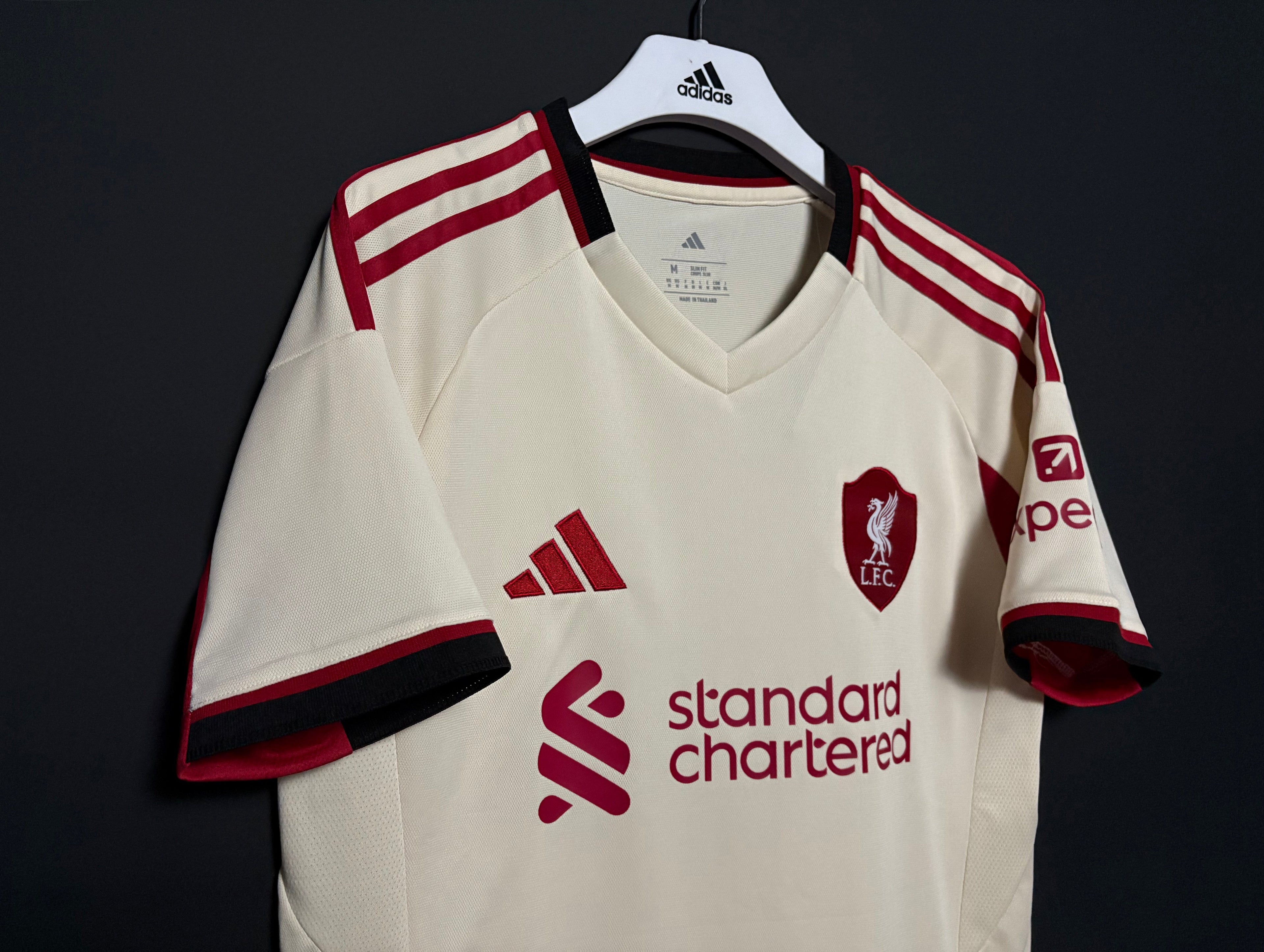 Liverpools bortatröja