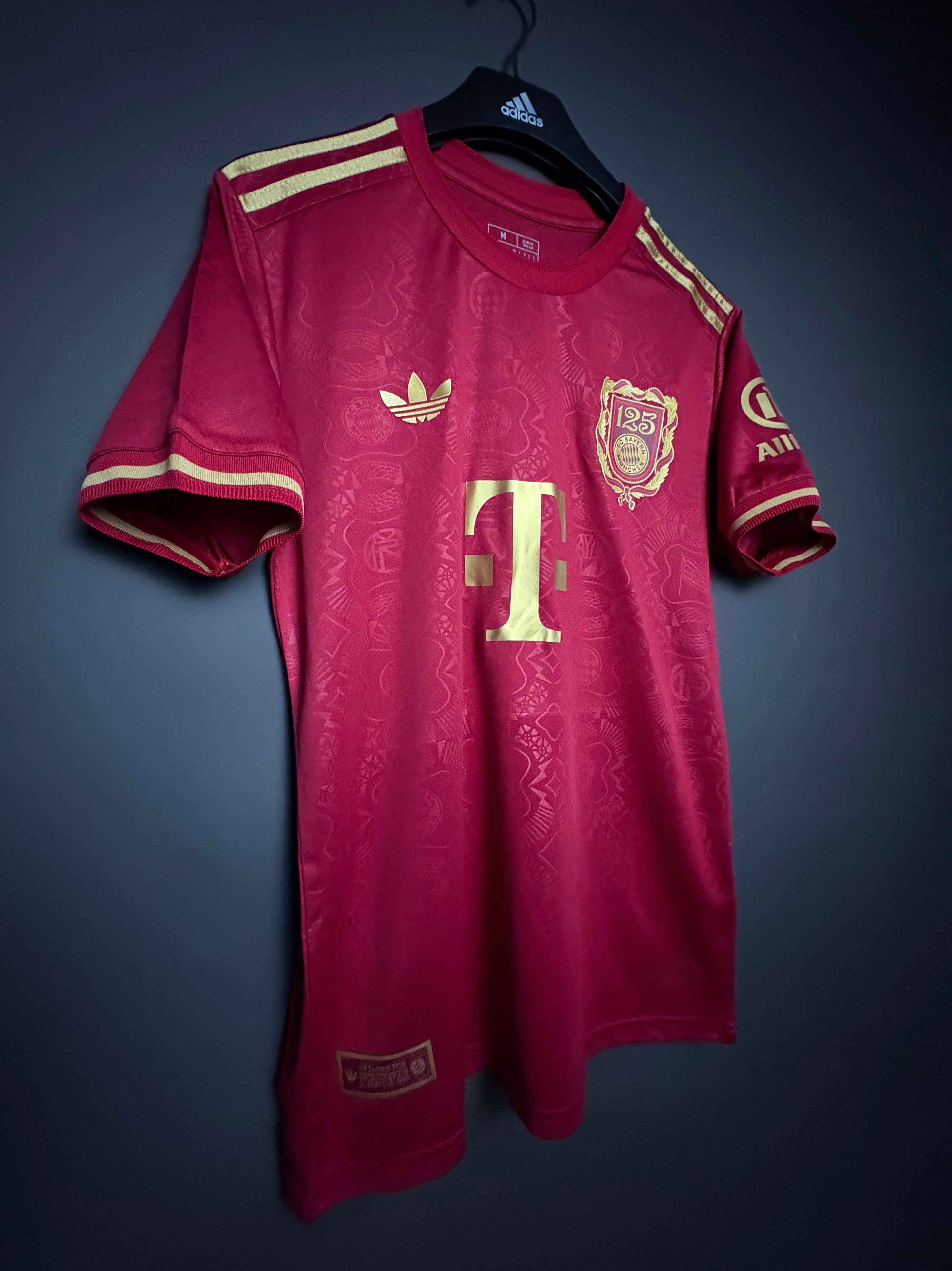 Bayern Münchens 125-årsjubileumströja